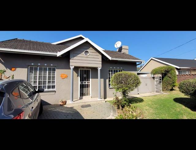 3 BEDROOM HOUSE FOR SALE IN BRACKENHURST
